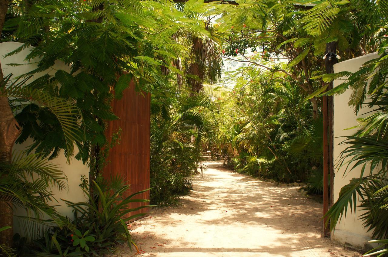 Cabanas La Luna Hotel Tulum Esterno foto