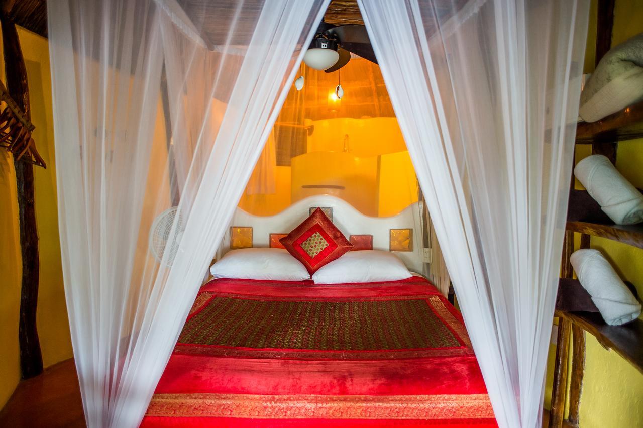 Cabanas La Luna Hotel Tulum Esterno foto